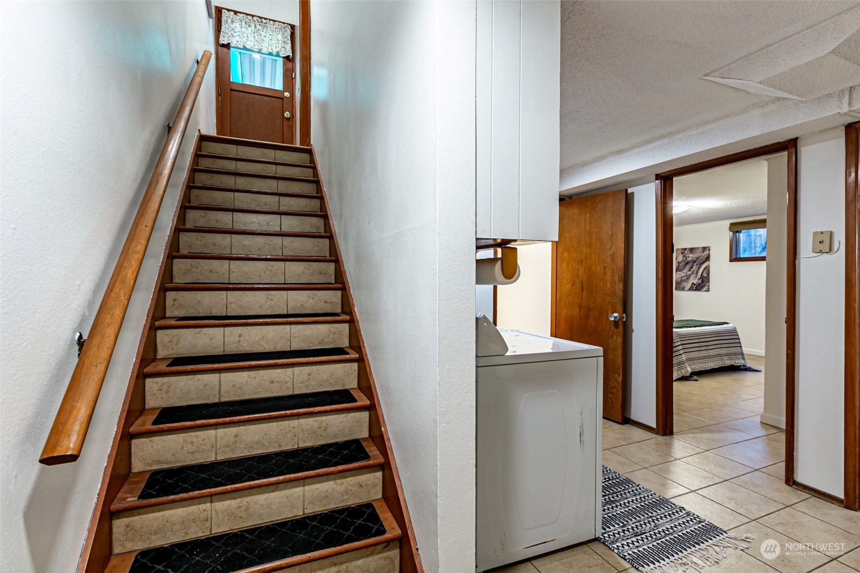 1807 N Vassault Street