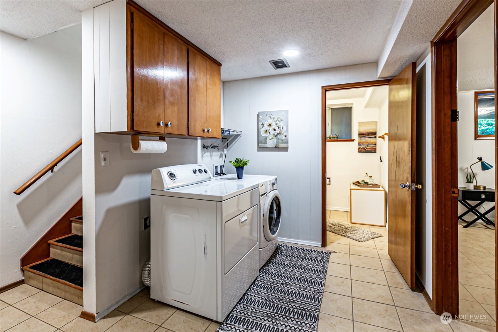 1807 N Vassault Street