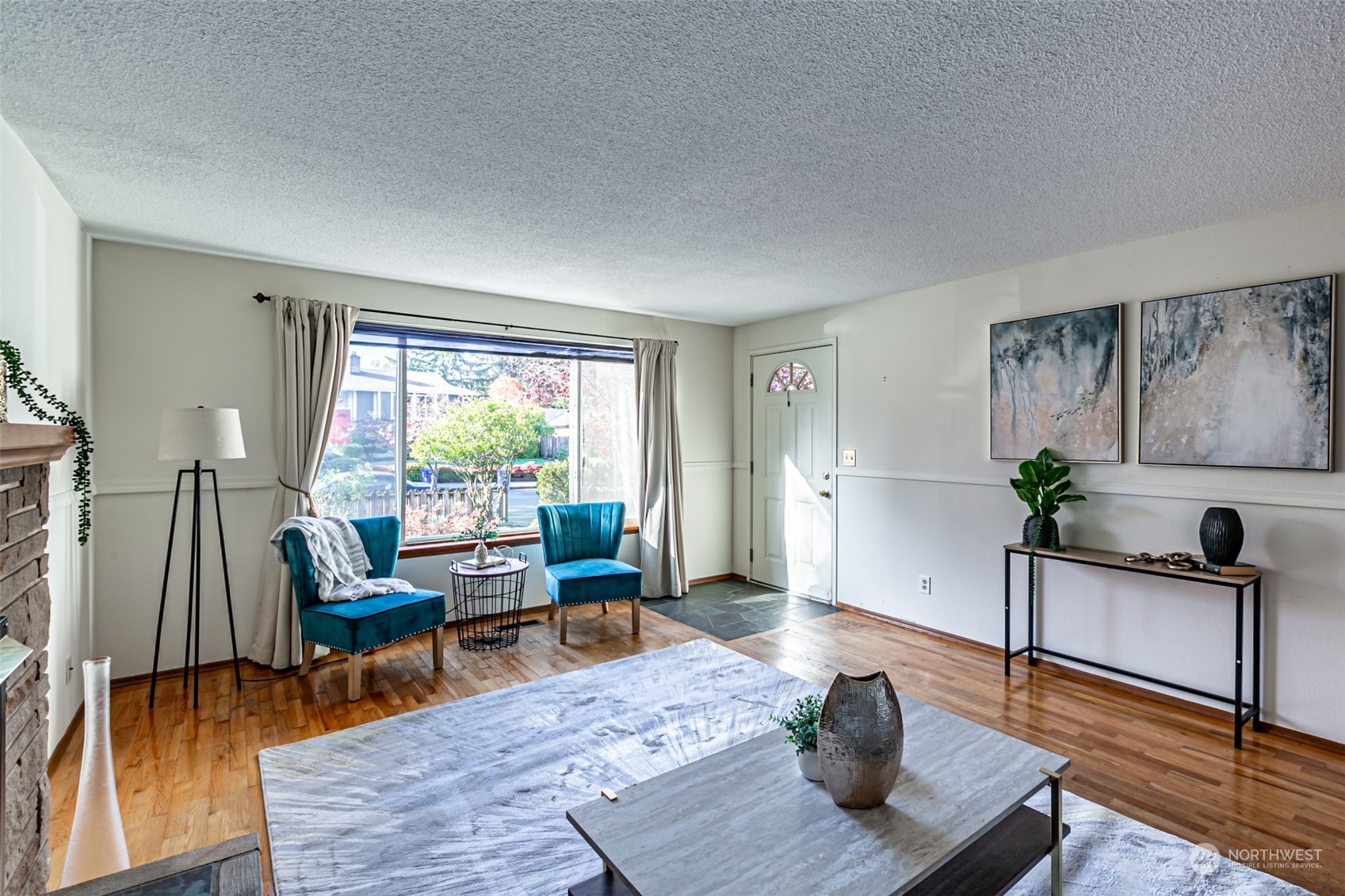 1807 N Vassault Street