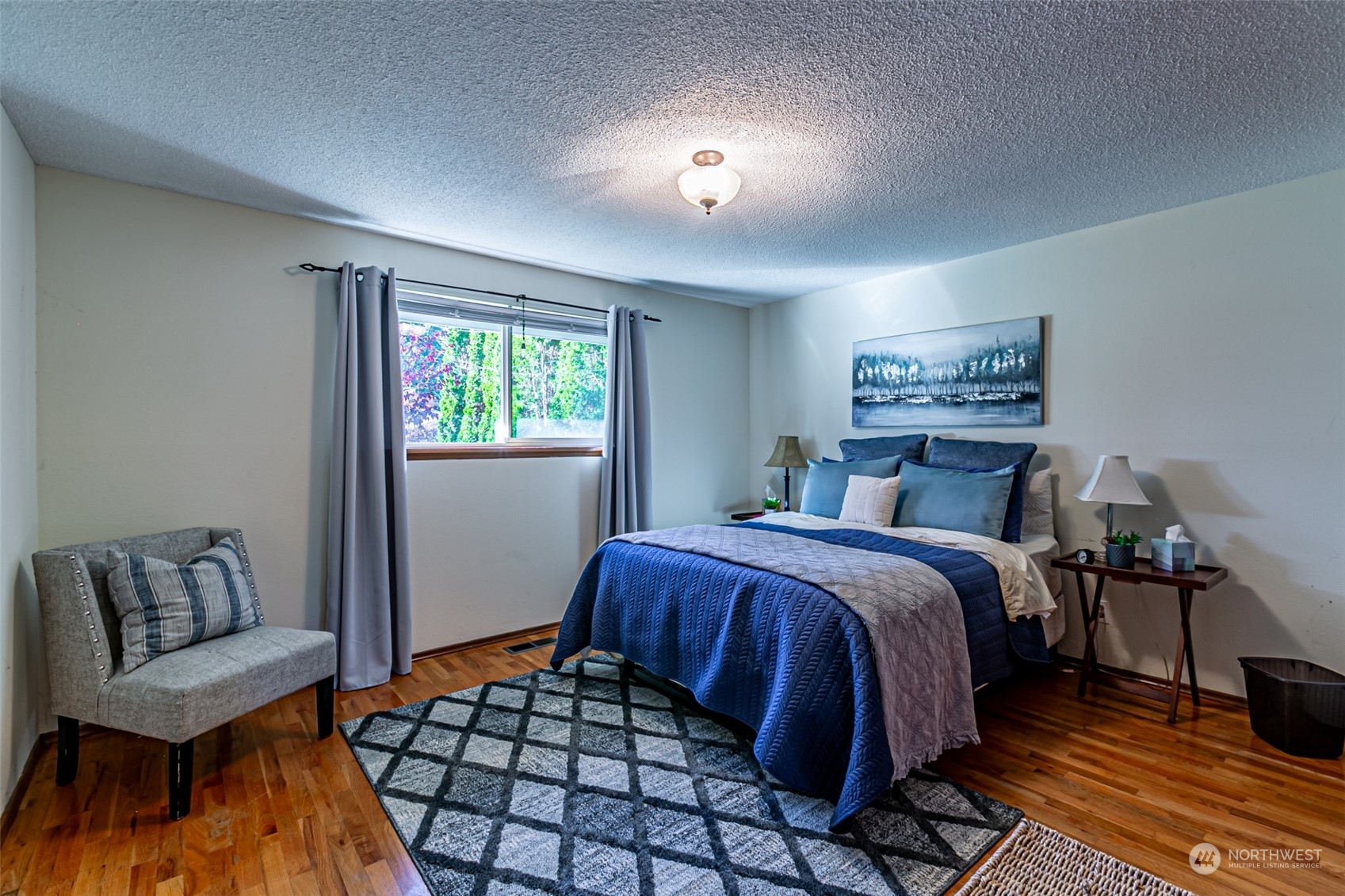 1807 N Vassault Street