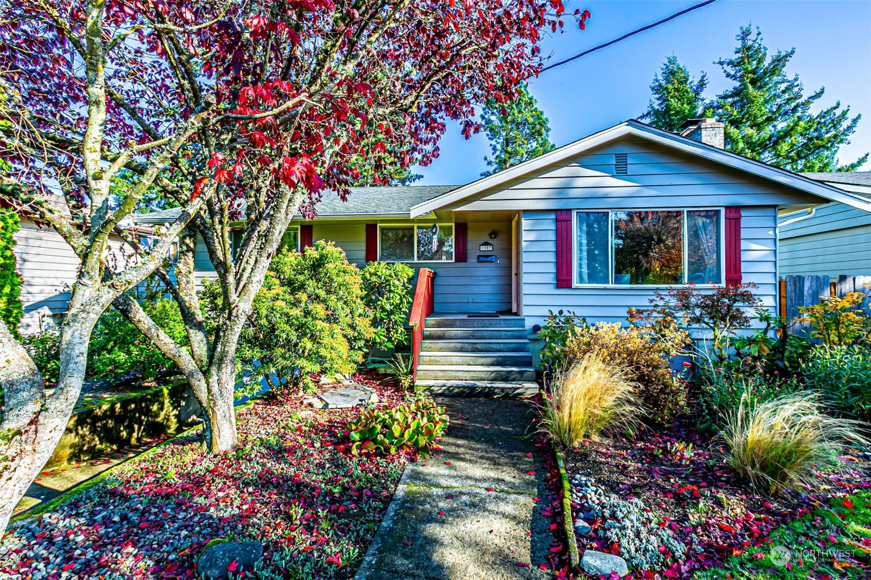 1807 N Vassault Street