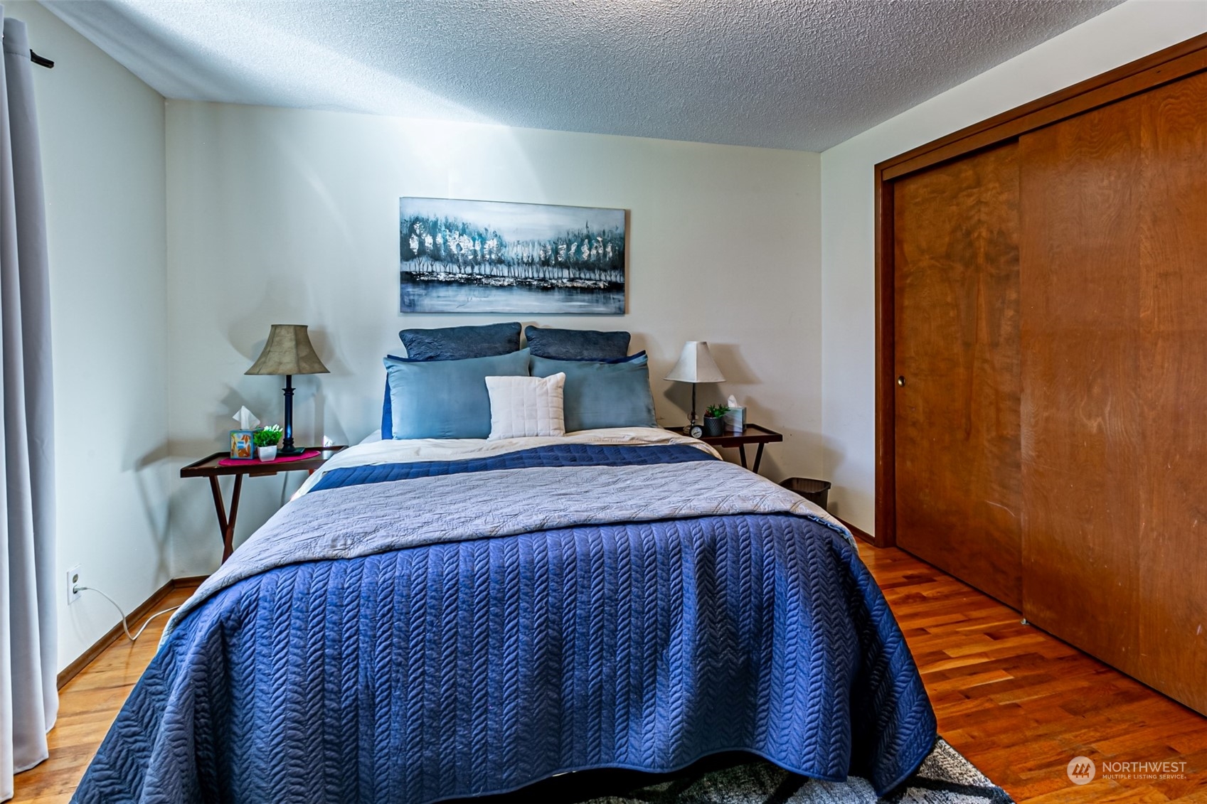 1807 N Vassault Street