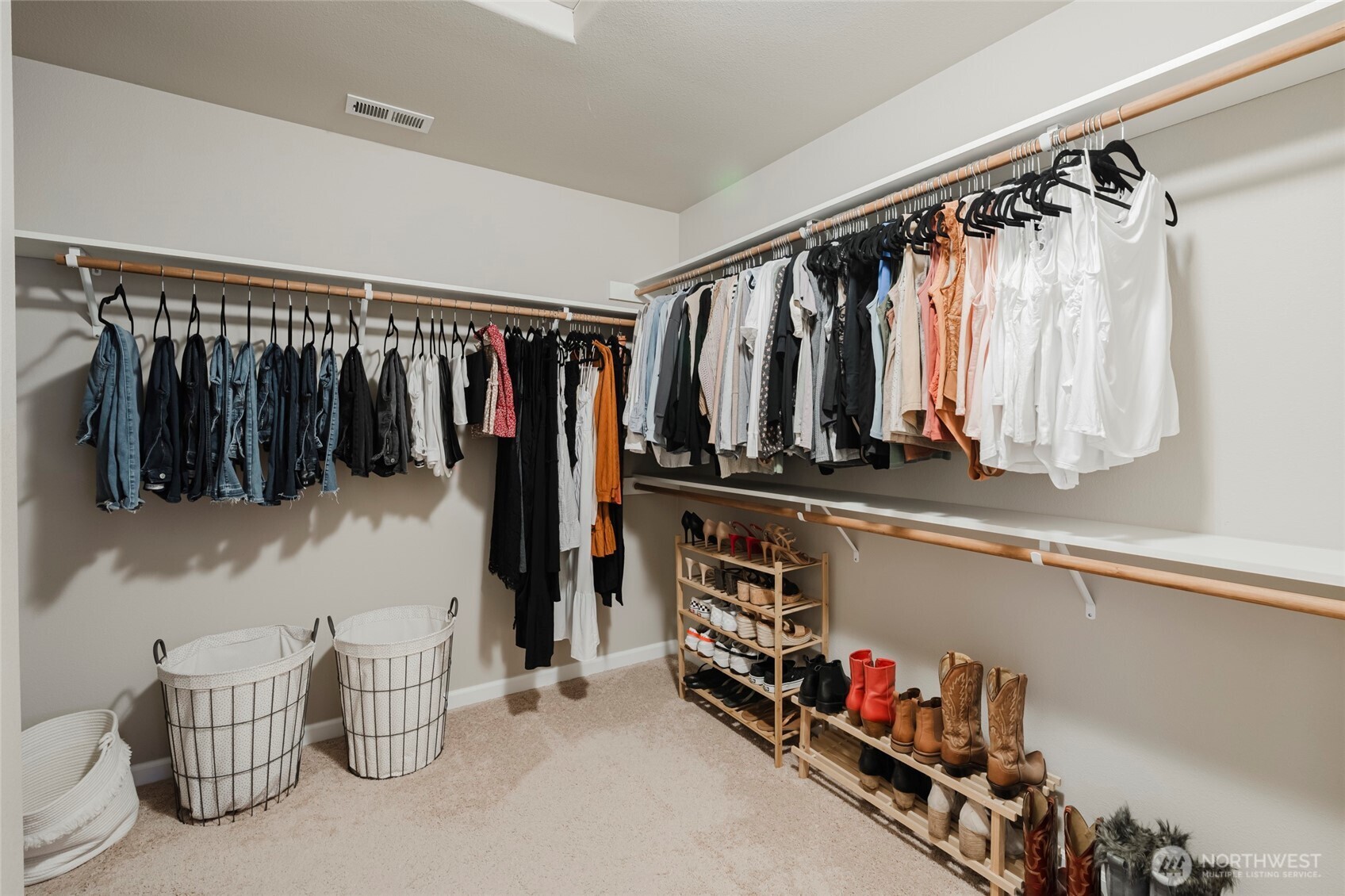 3822 Kingsbury Lane SE