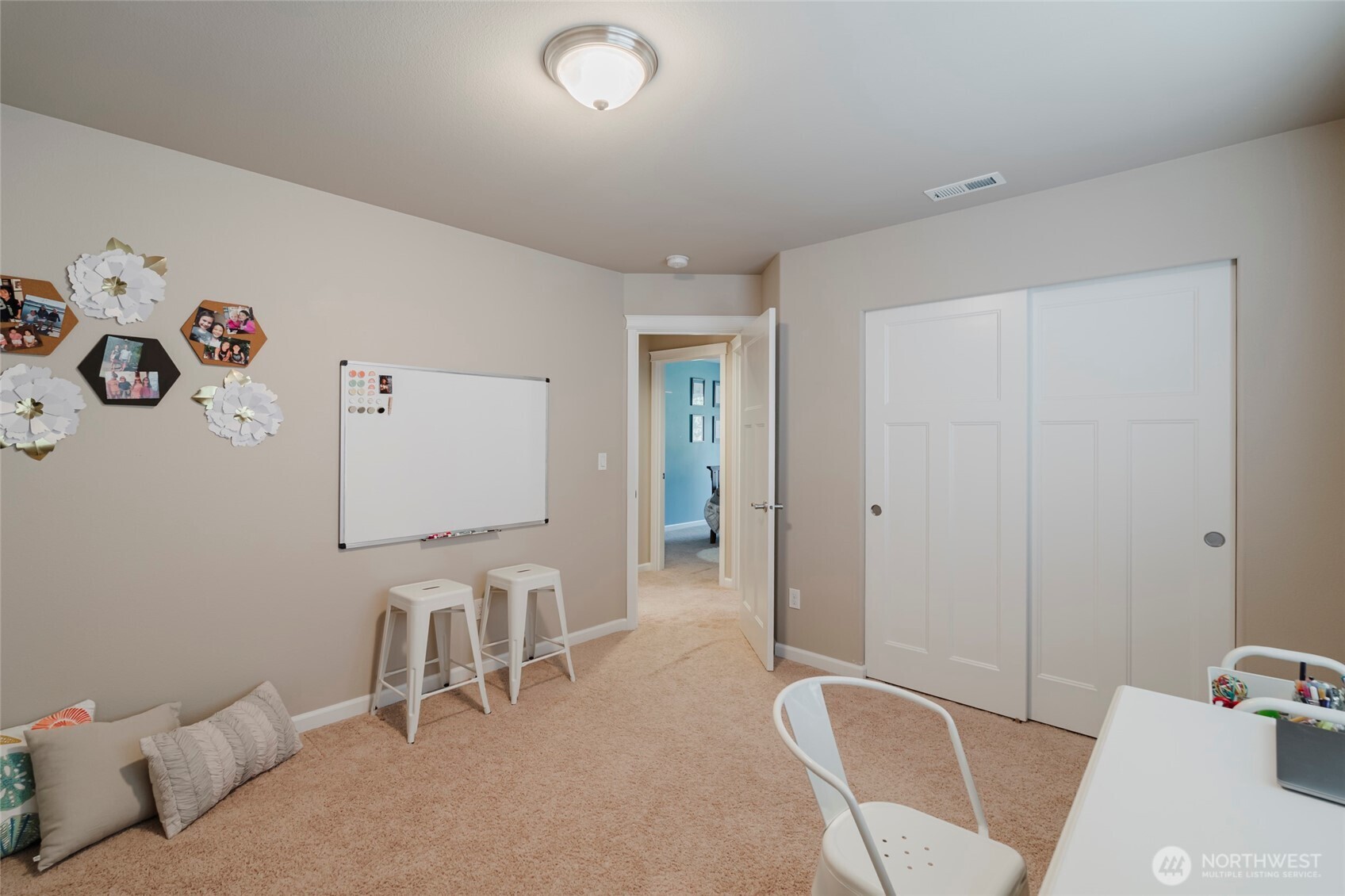 3822 Kingsbury Lane SE