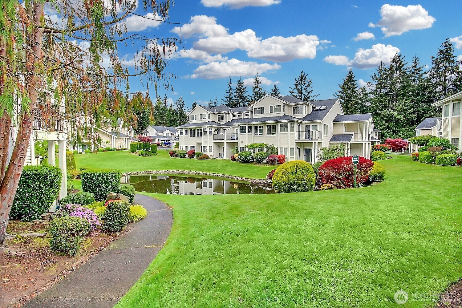 4714 Fairwood Boulevard NE Unit: 605