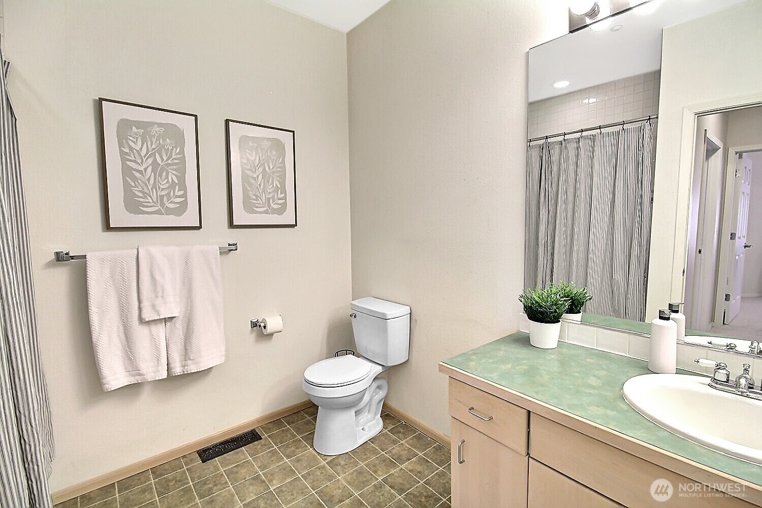 4714 Fairwood Boulevard NE Unit: 605