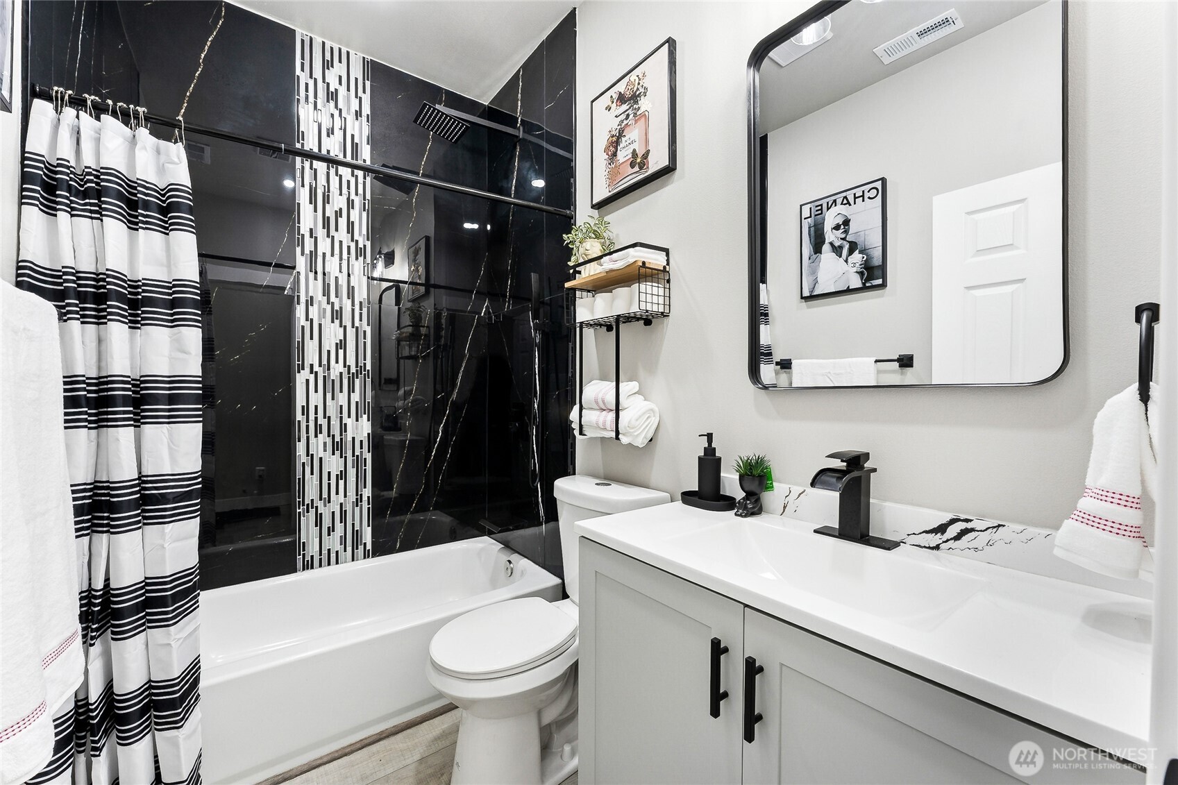 9821 Veterans Drive SW