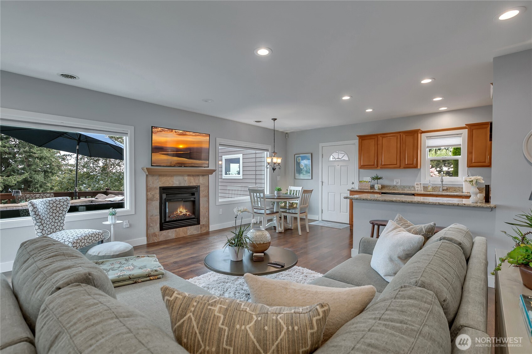 4925 Monta Vista Drive E