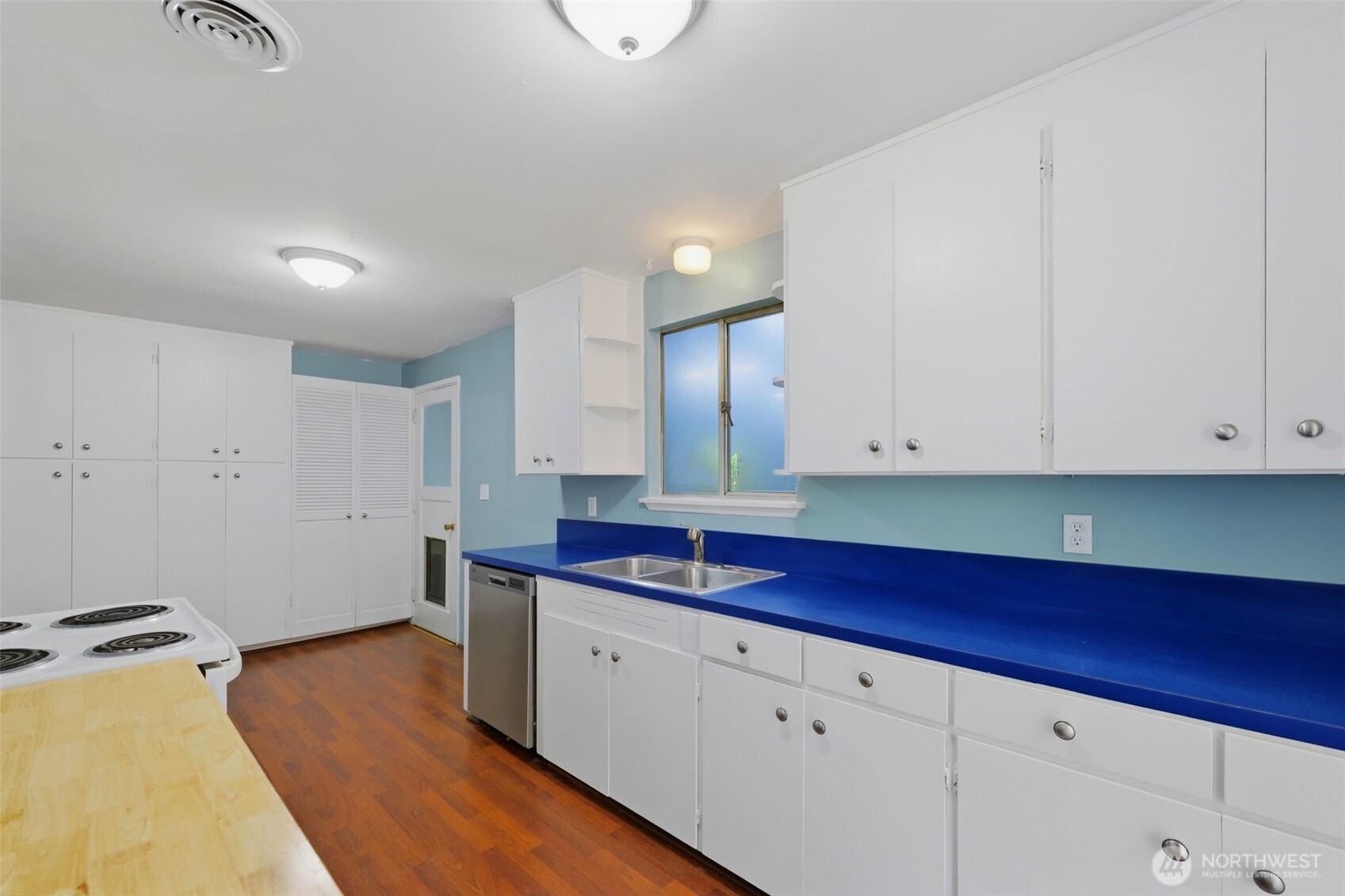 712 NE 198th Street