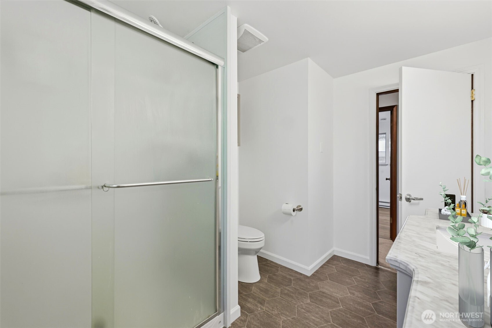 712 NE 198th Street