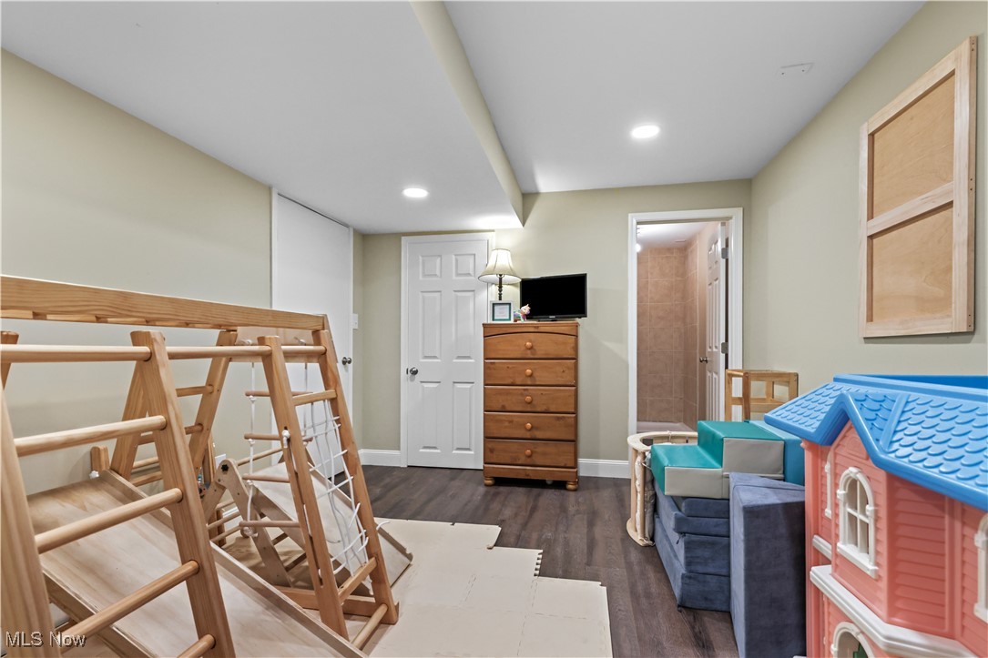 4216 Meadow Wood Lane