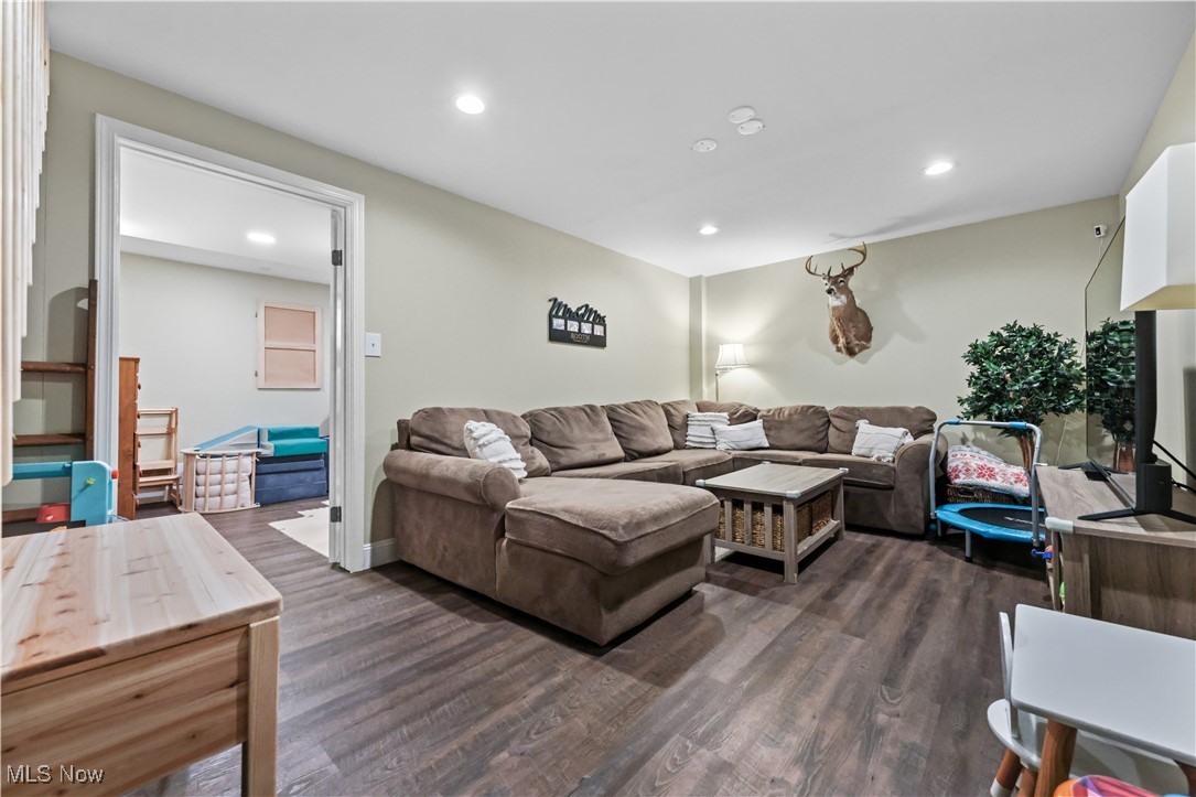 4216 Meadow Wood Lane