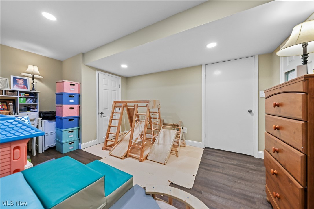 4216 Meadow Wood Lane