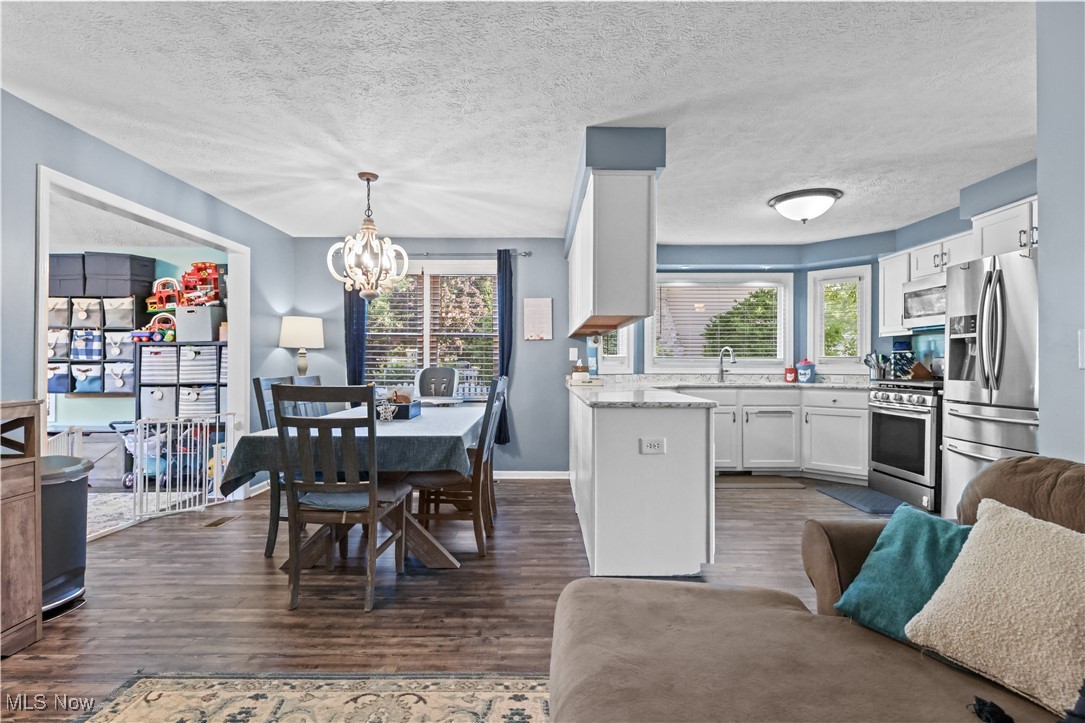 4216 Meadow Wood Lane