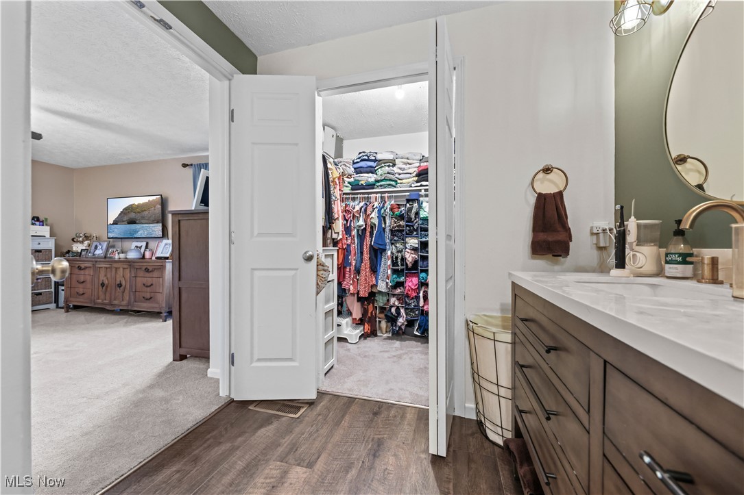 4216 Meadow Wood Lane