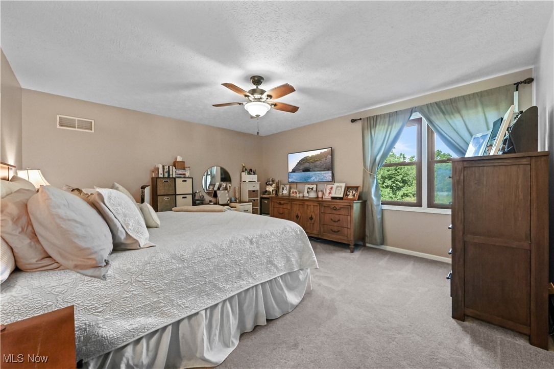 4216 Meadow Wood Lane
