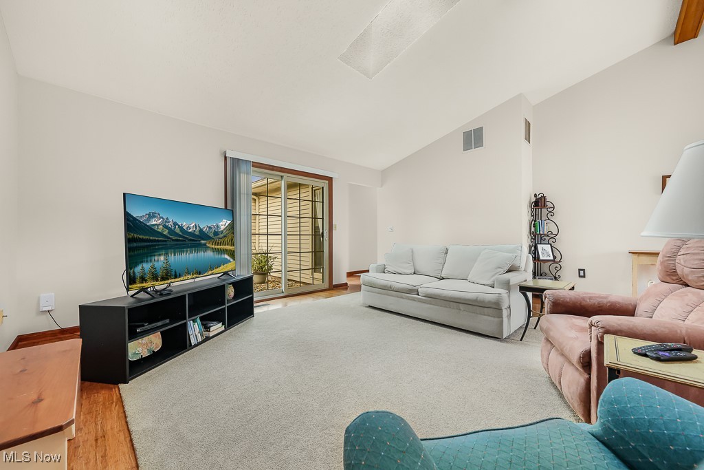 1033 Northford Court