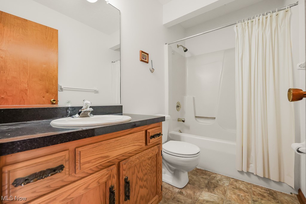 1033 Northford Court