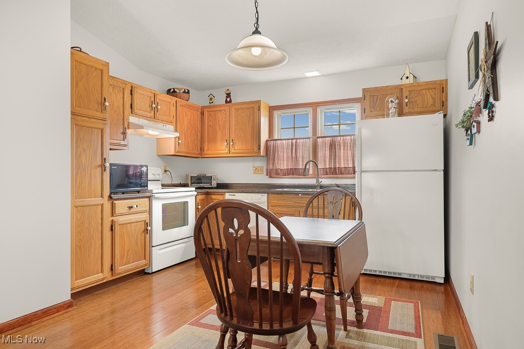 1033 Northford Court