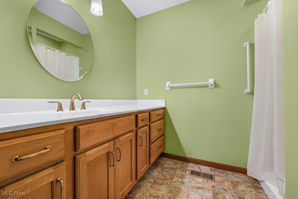 1033 Northford Court