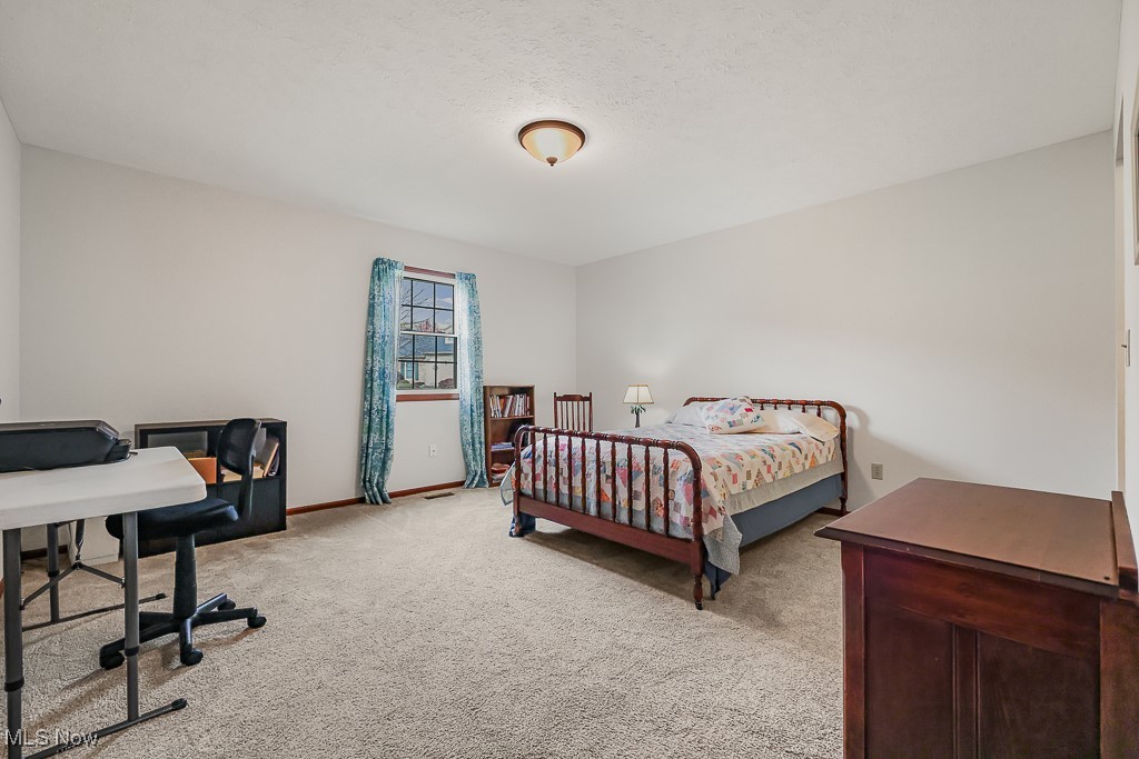 1033 Northford Court