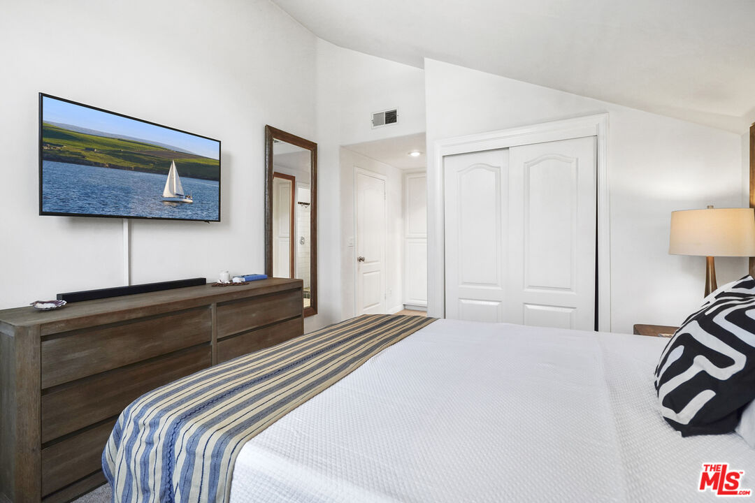 29355 Heathercliff Rd Unit: GuestHouse
