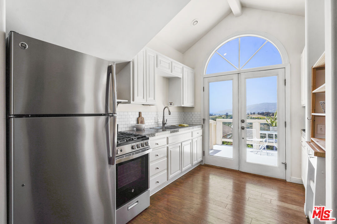 29355 Heathercliff Rd Unit: GuestHouse