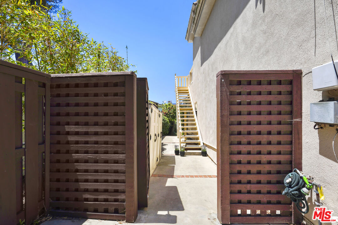 29355 Heathercliff Rd Unit: GuestHouse