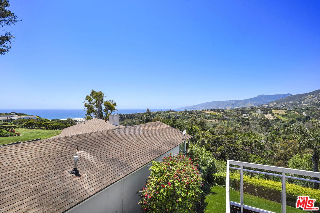 29355 Heathercliff Rd Unit: GuestHouse