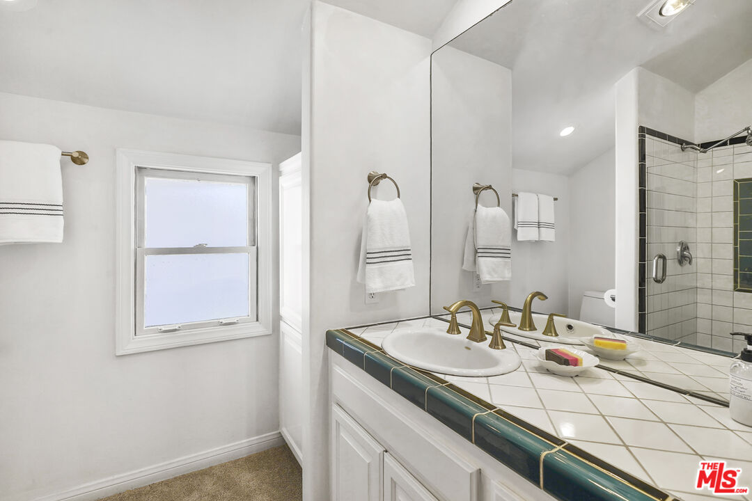 29355 Heathercliff Rd Unit: GuestHouse