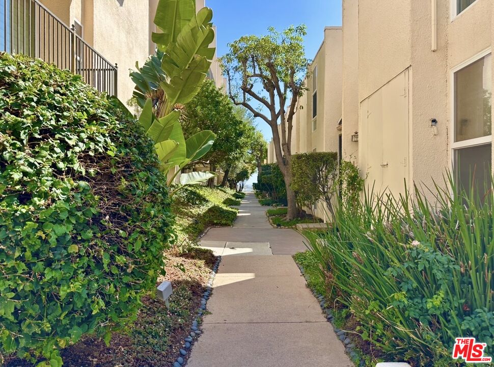23901 Civic Center Way Unit: B110
