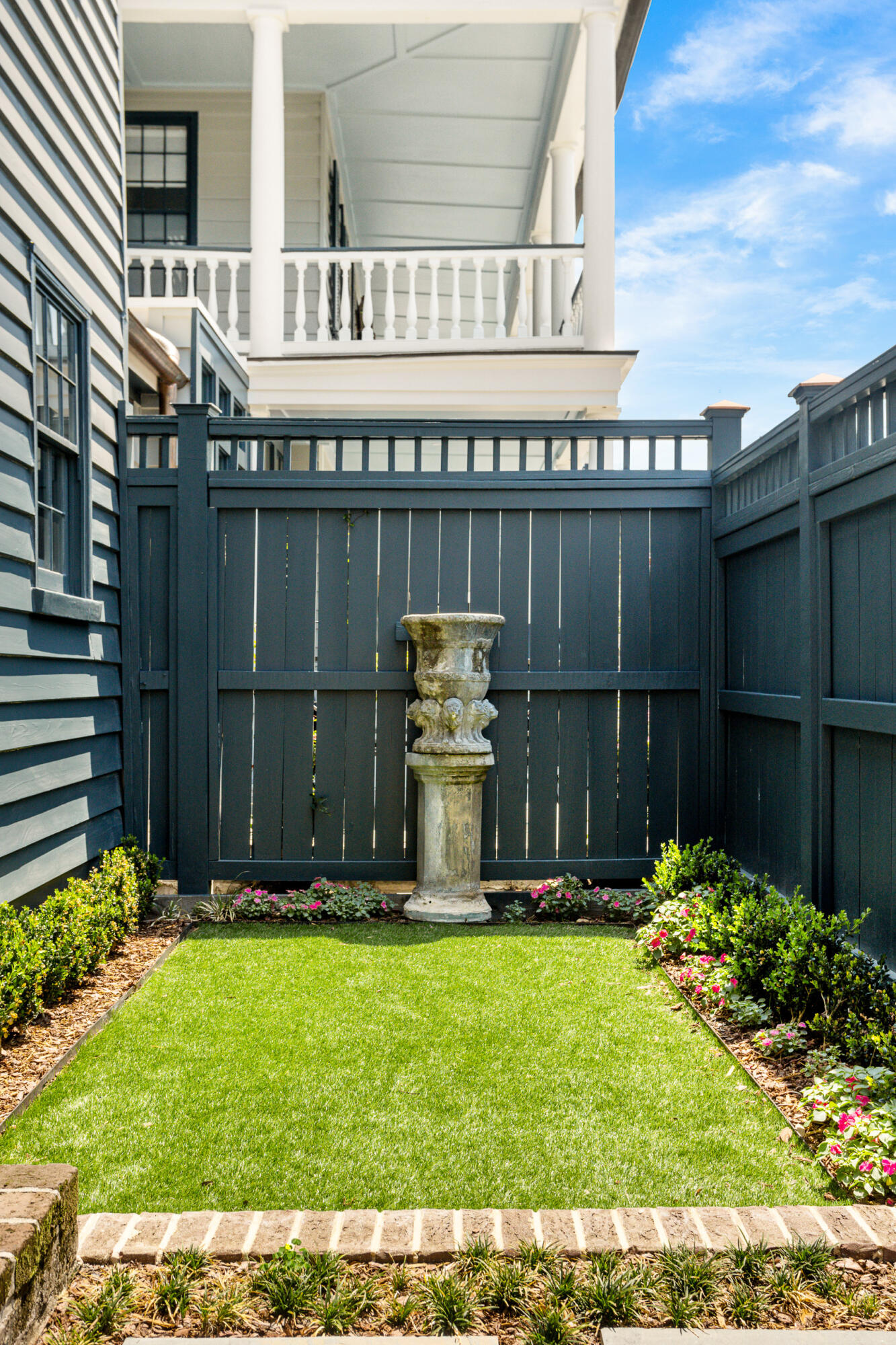 5 Alexander Street