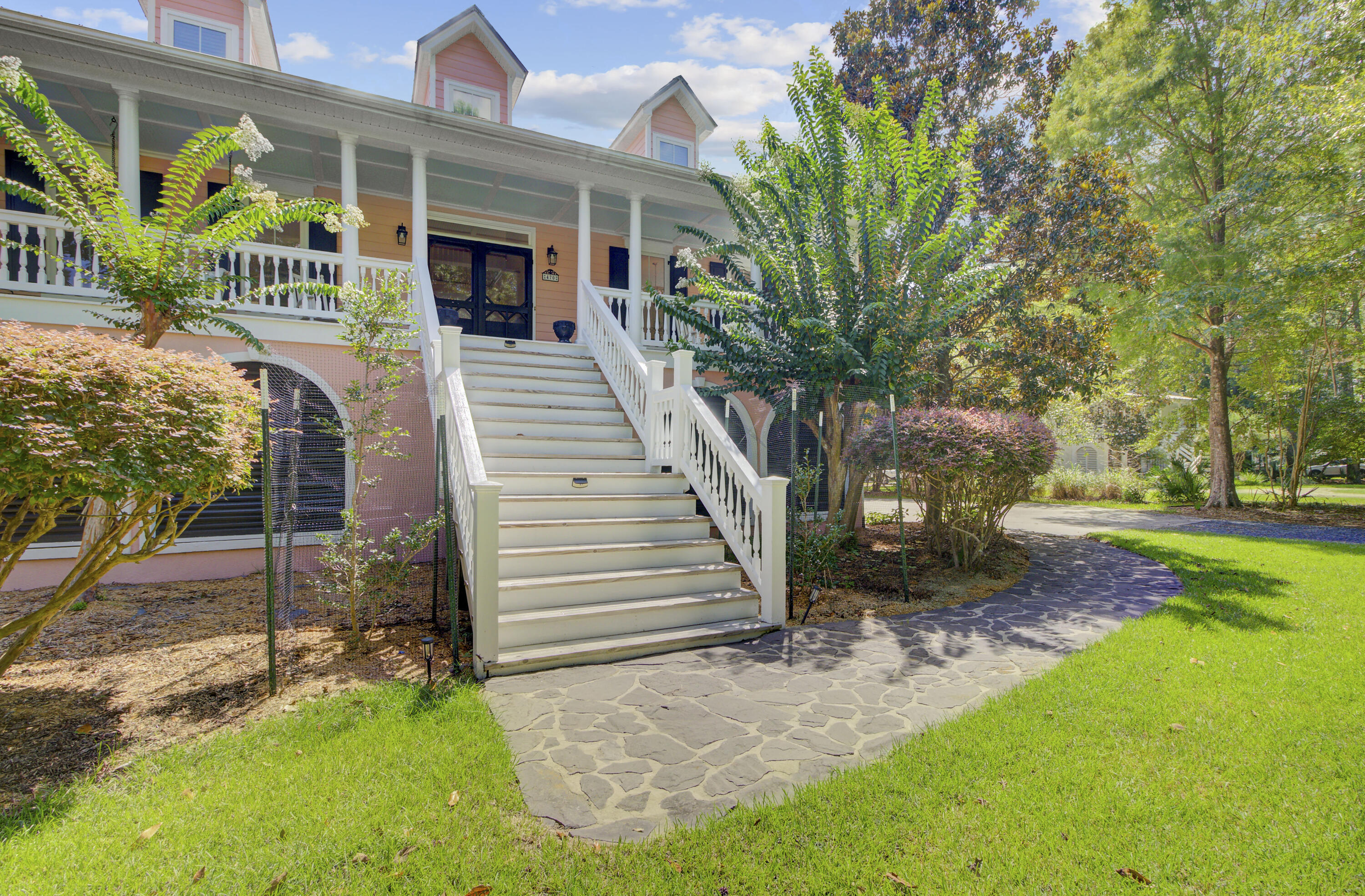 470 Commonwealth Road