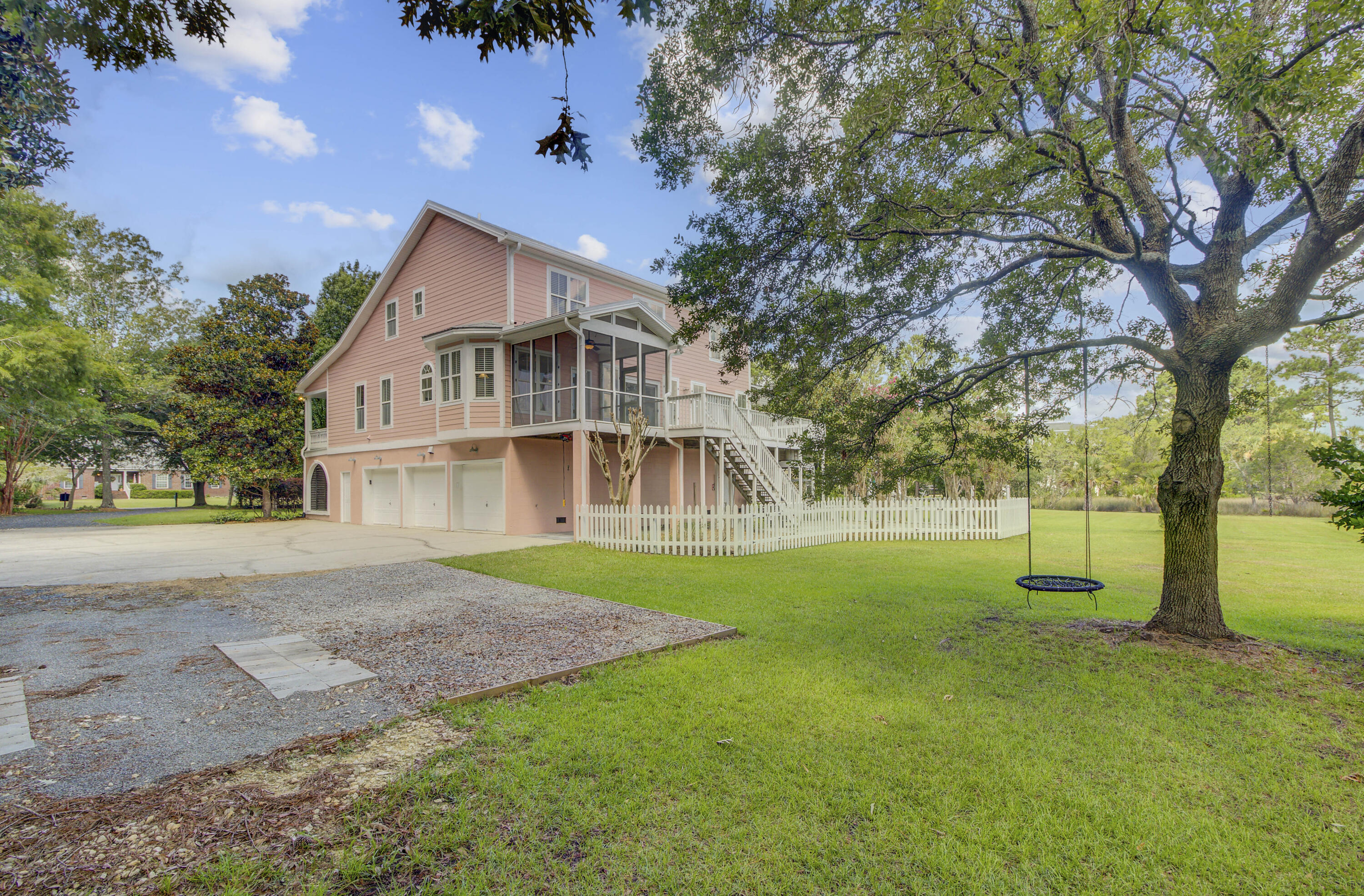 470 Commonwealth Road