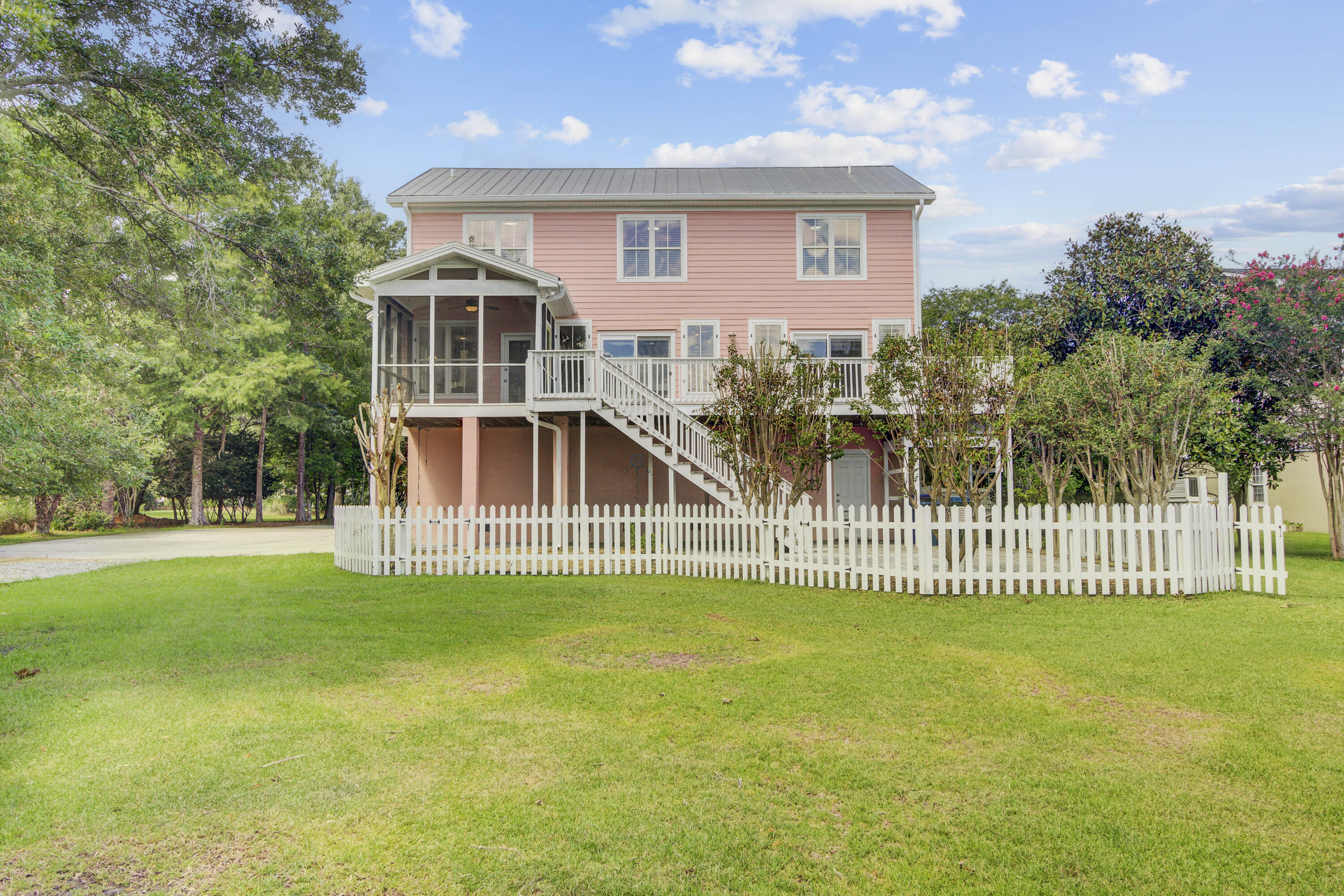 470 Commonwealth Road