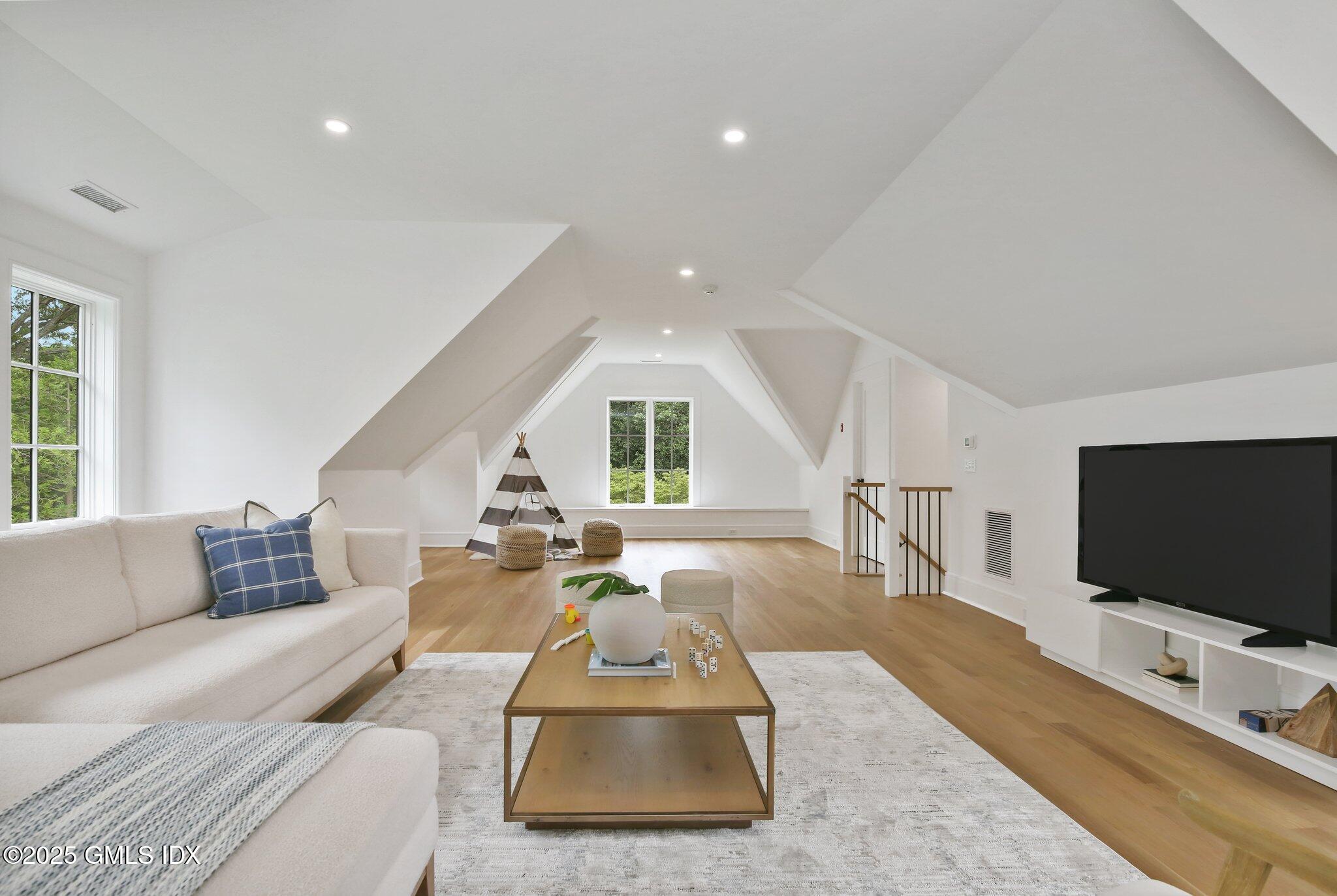 8 Fado Lane