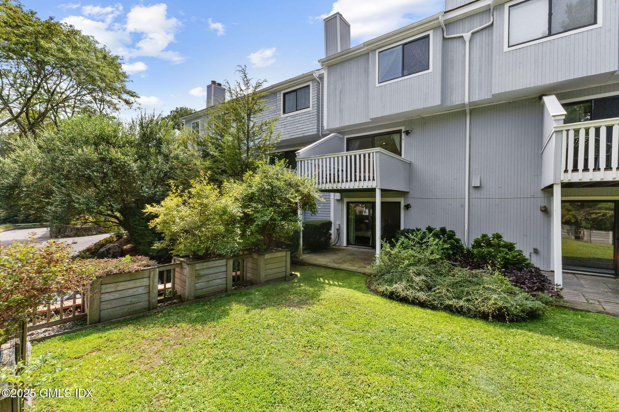 104 W River, 104
