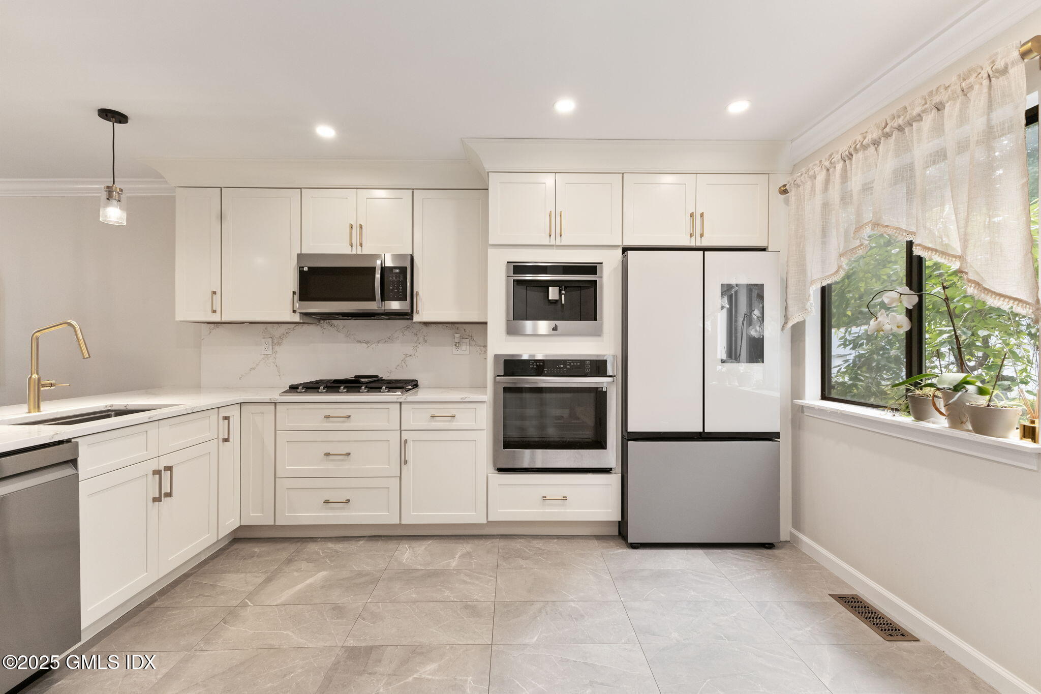 104 W River, 104