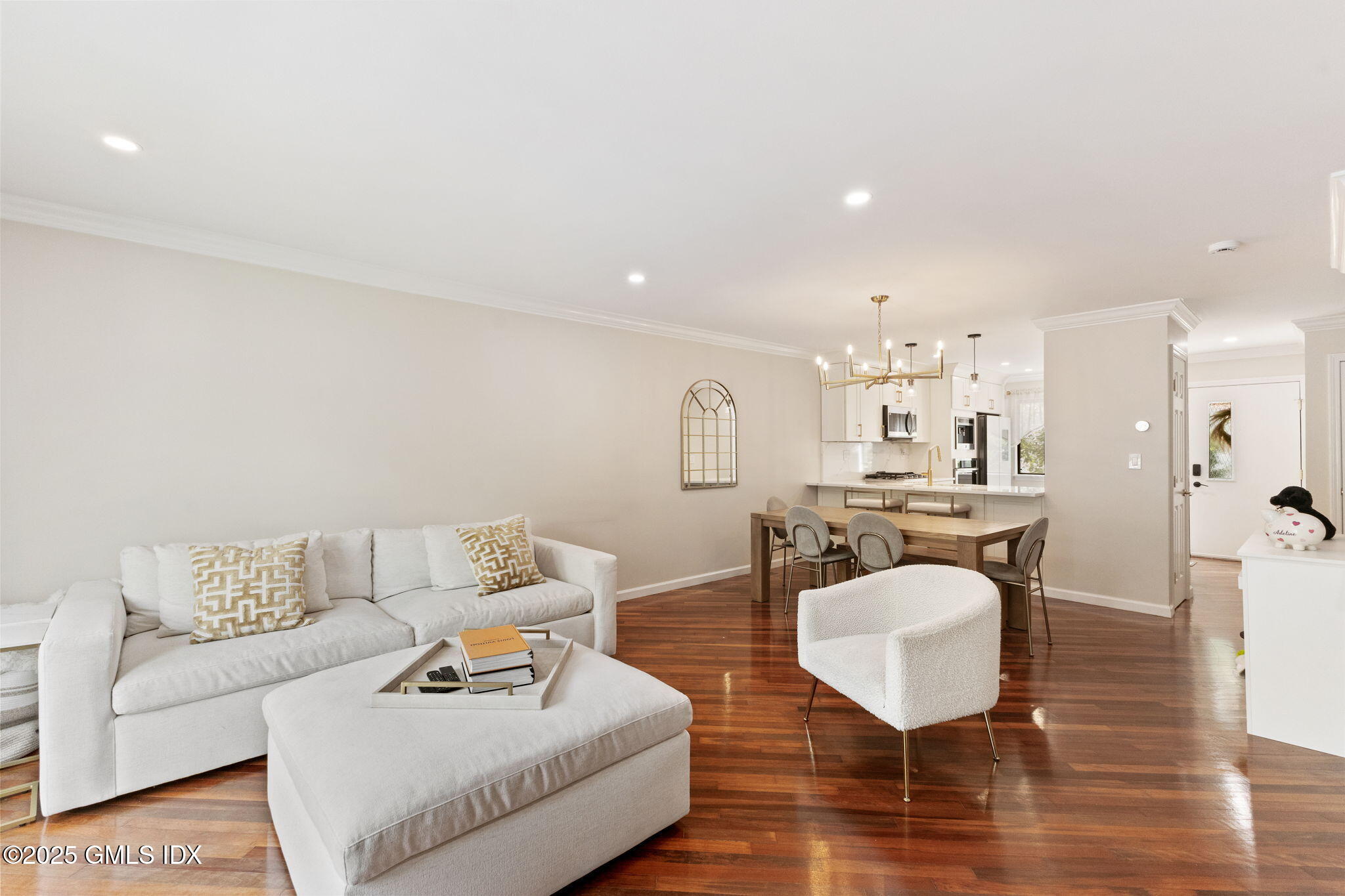 104 W River, 104
