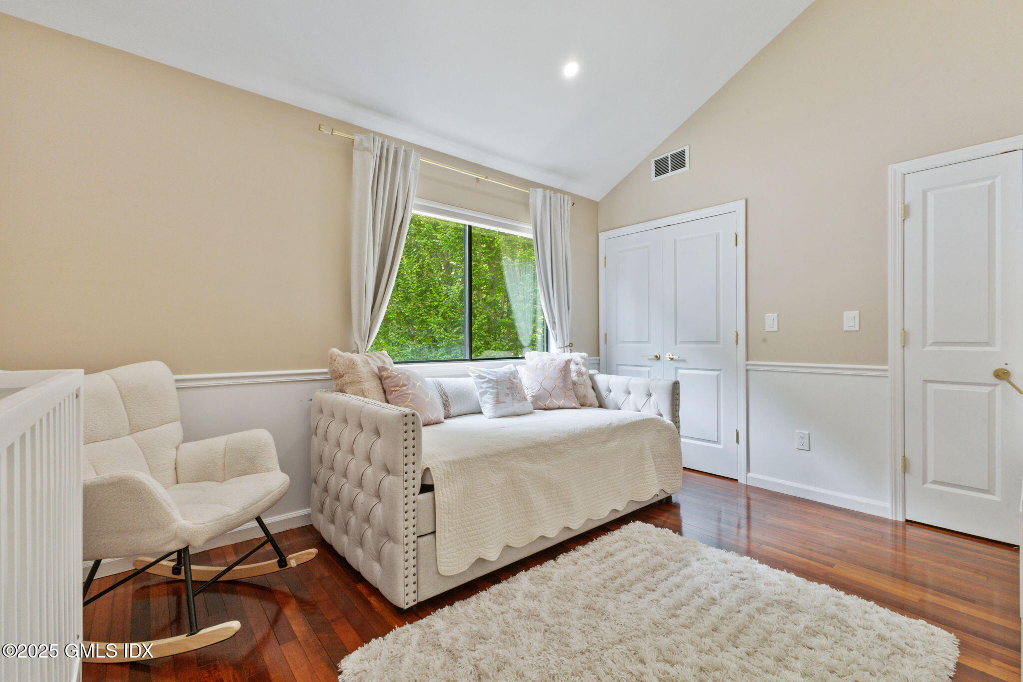 104 W River, 104
