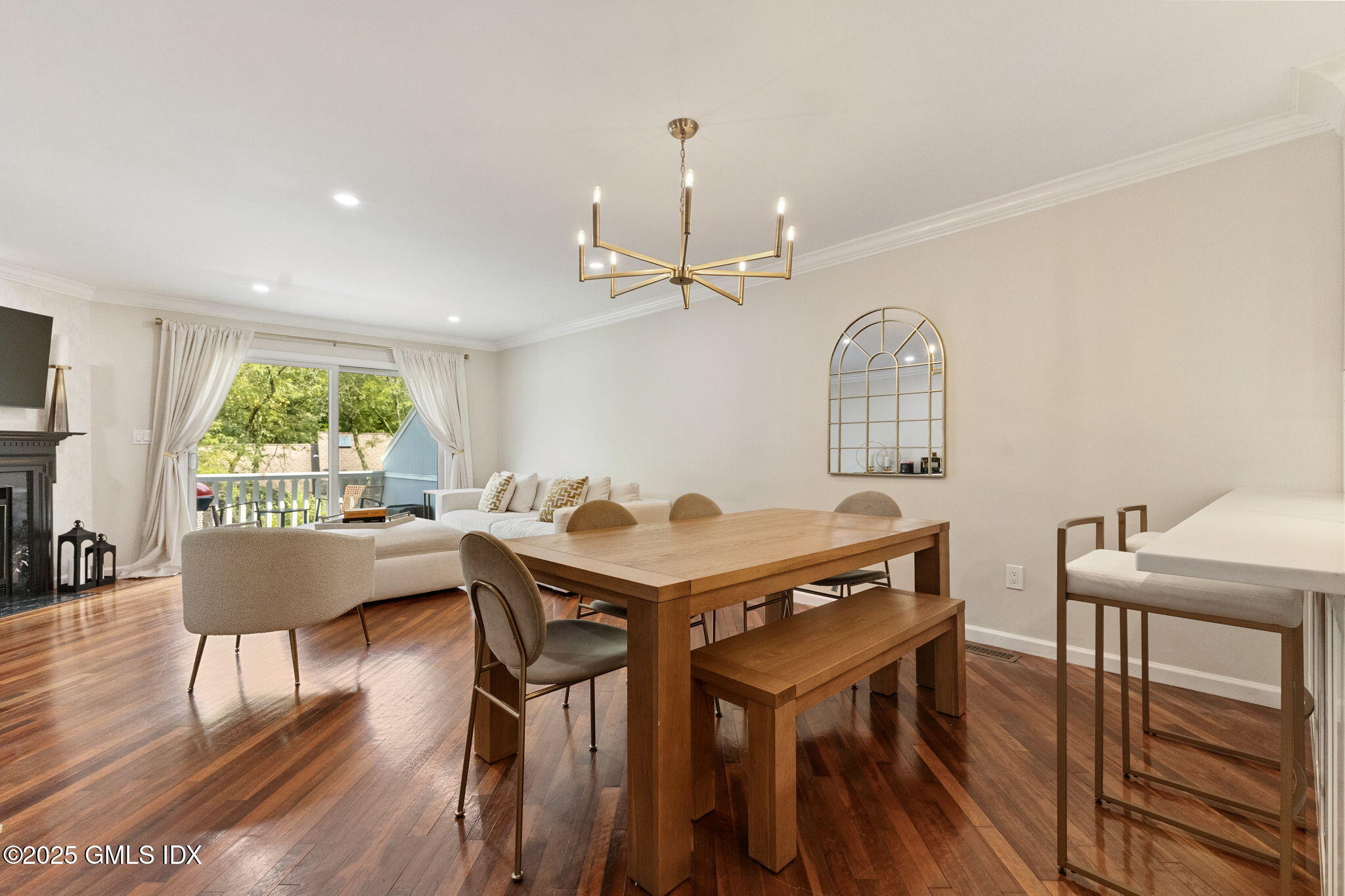 104 W River, 104