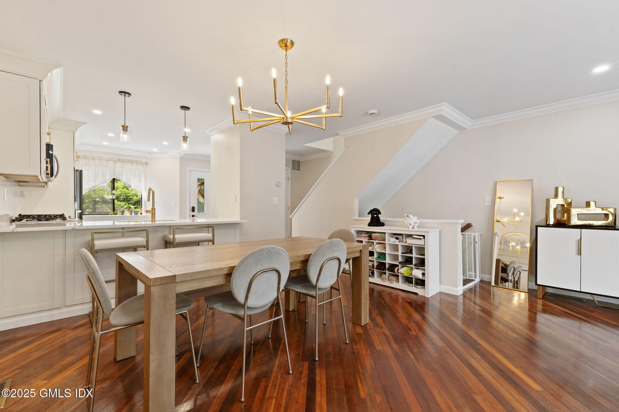 104 W River, 104