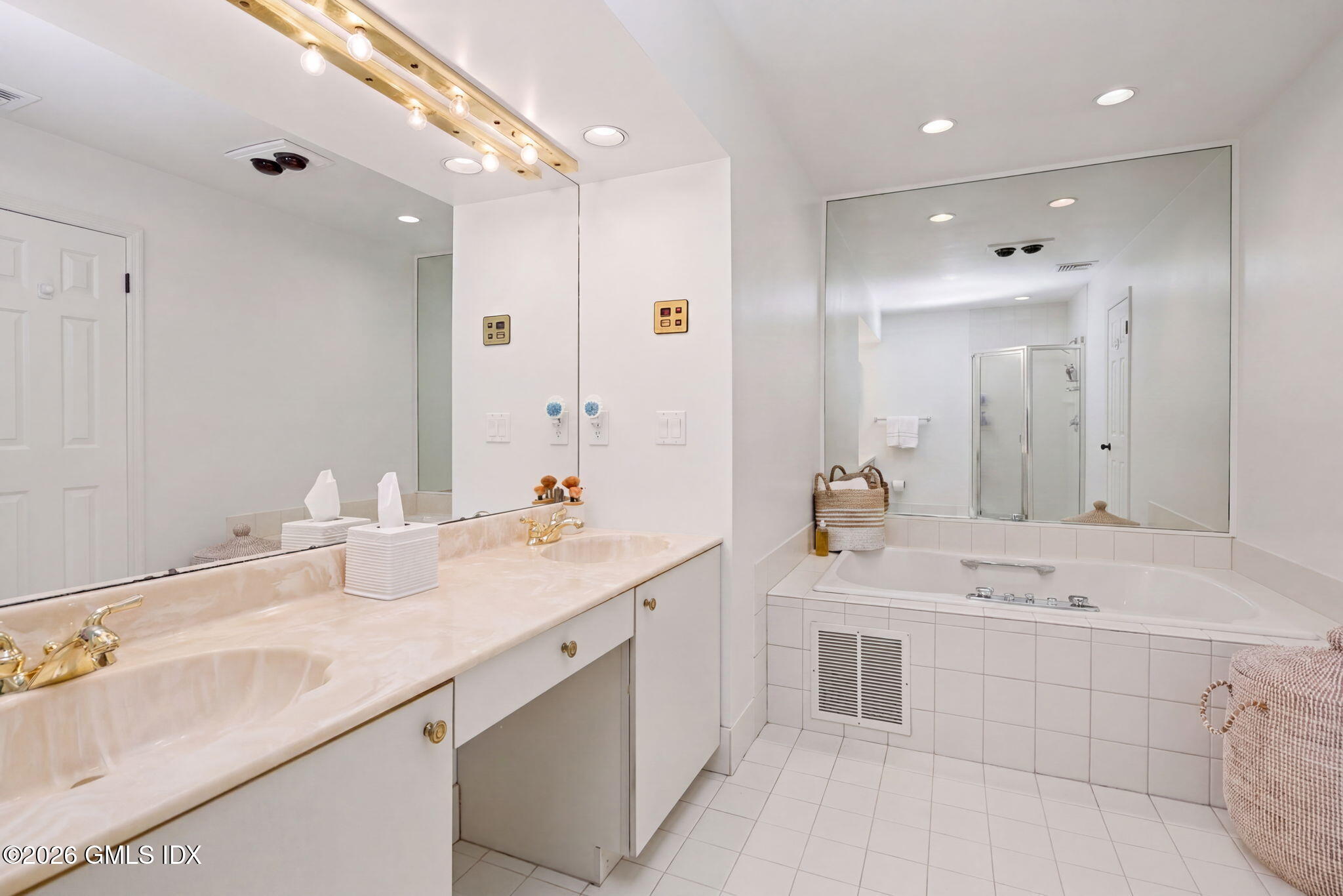 500 River Road APT 3