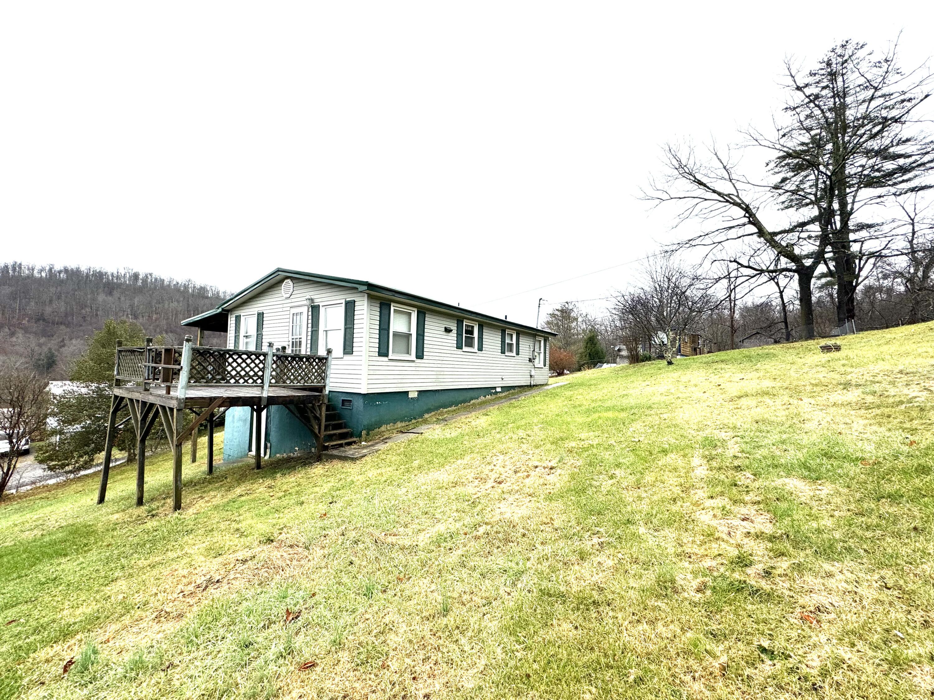 225 Charmco Baptist Church Rd