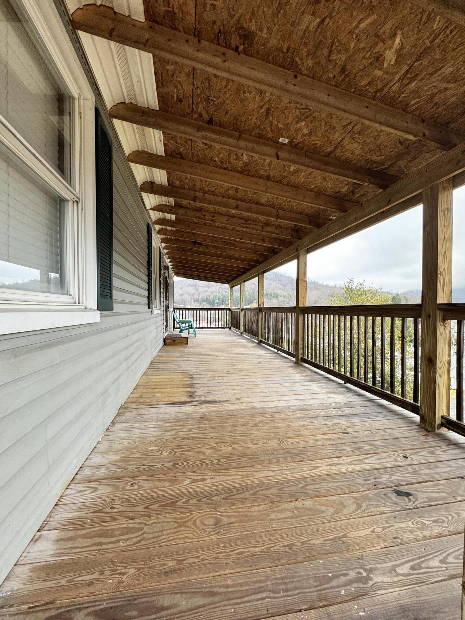 225 Charmco Baptist Church Rd