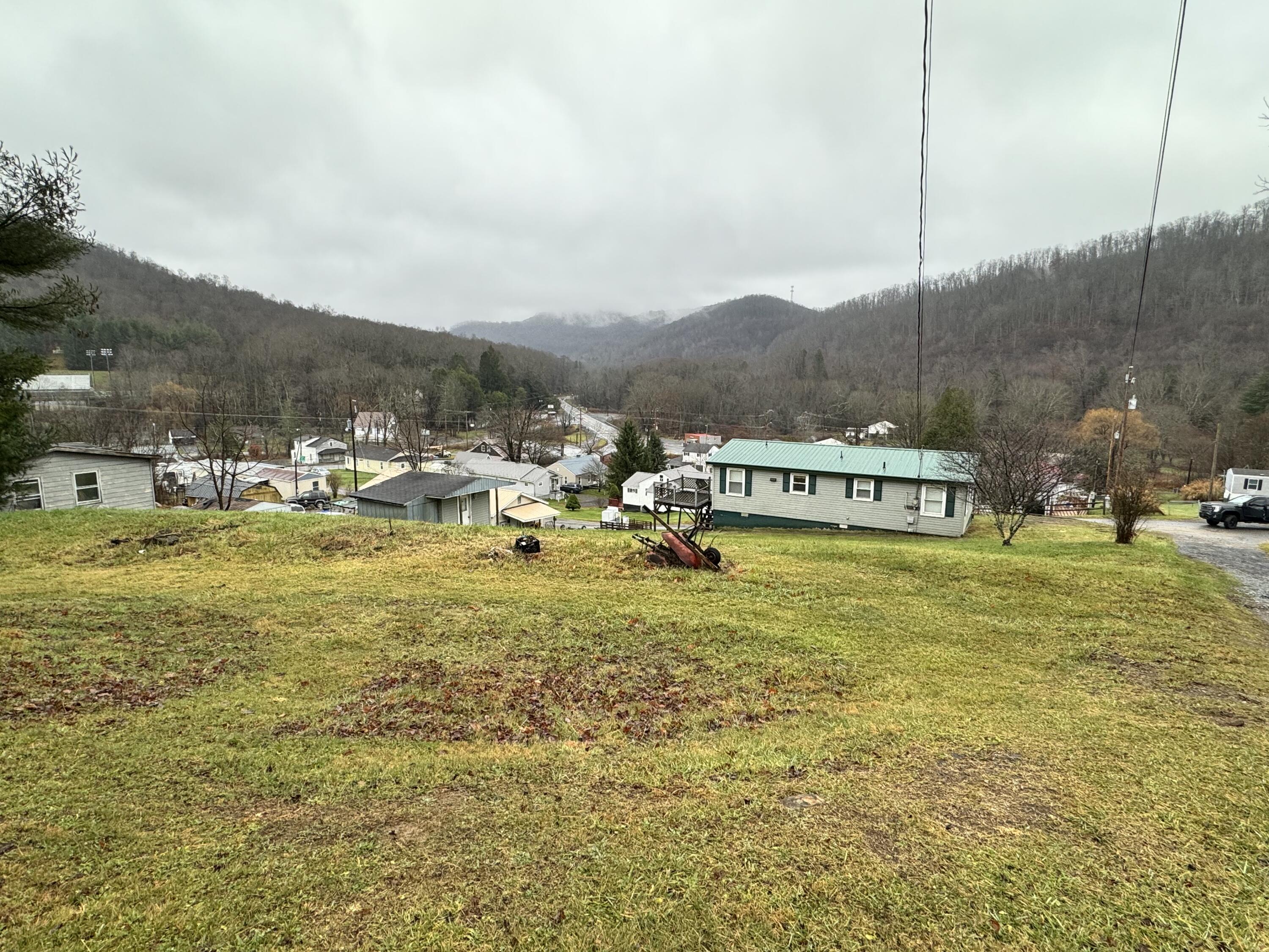 225 Charmco Baptist Church Rd