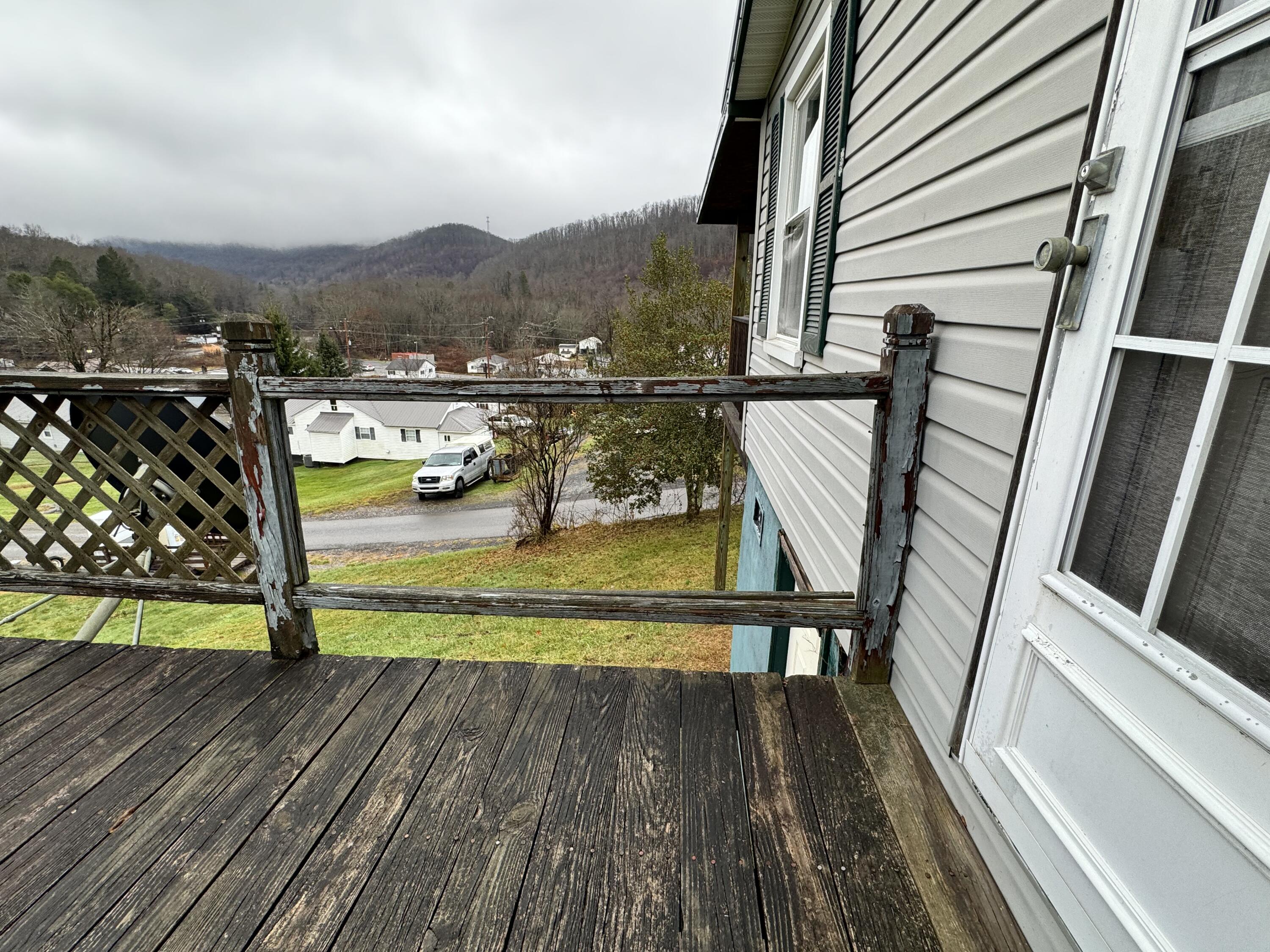 225 Charmco Baptist Church Rd