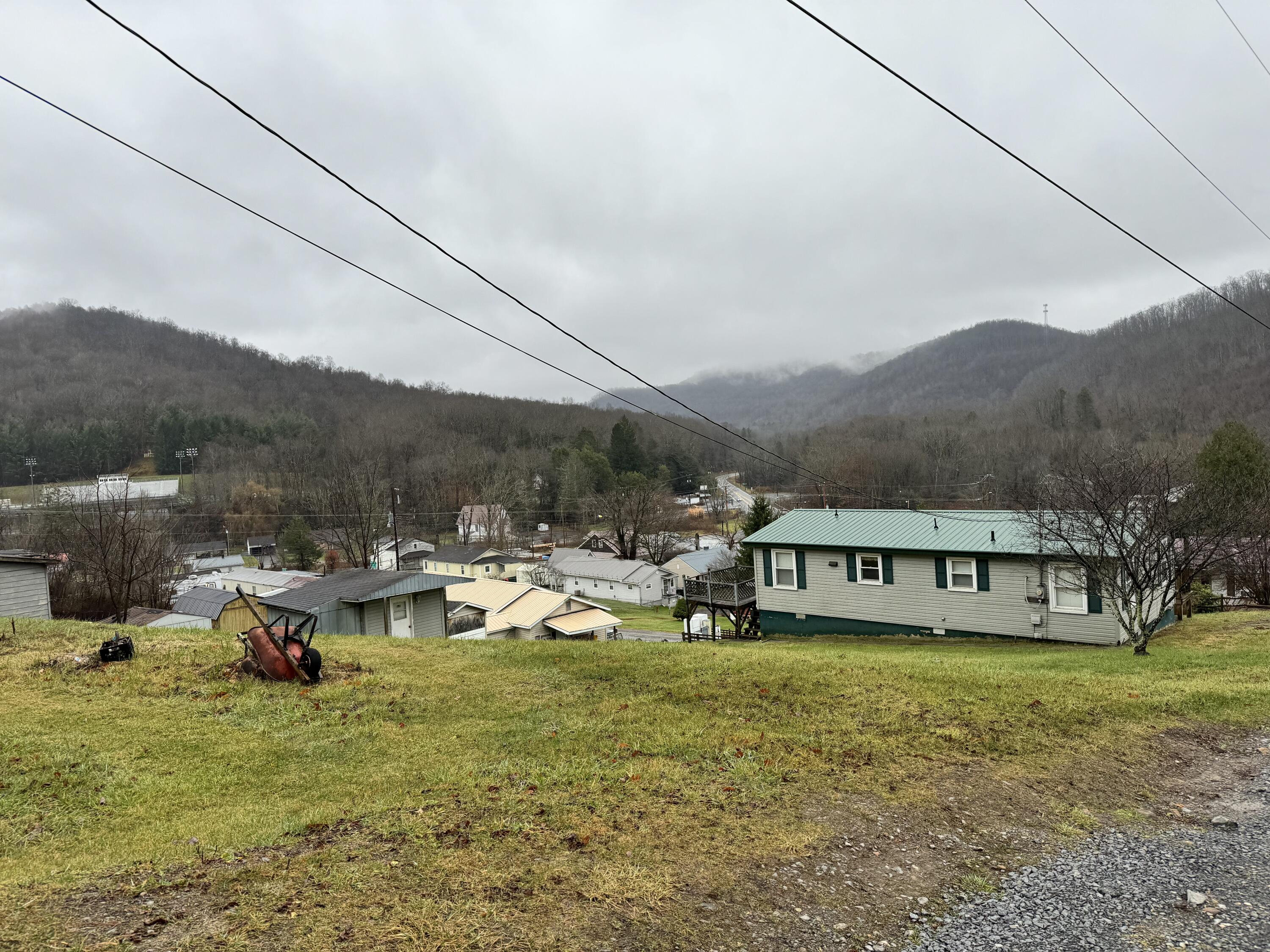 225 Charmco Baptist Church Rd