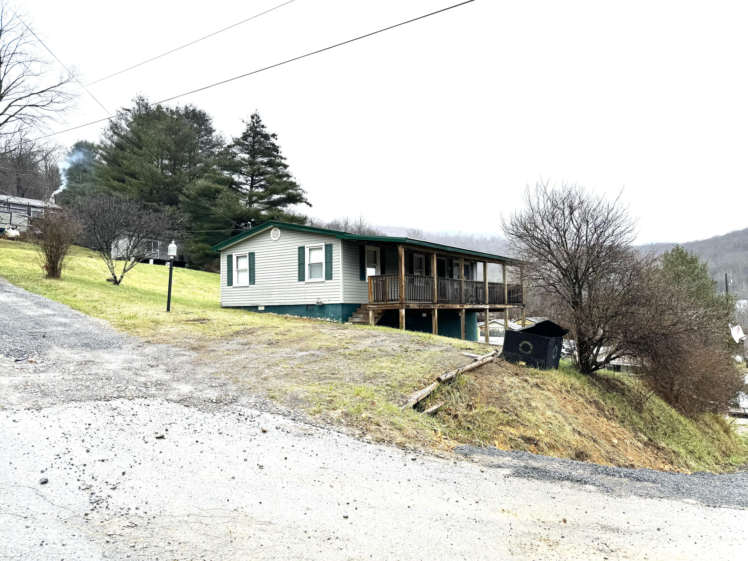 225 Charmco Baptist Church Rd