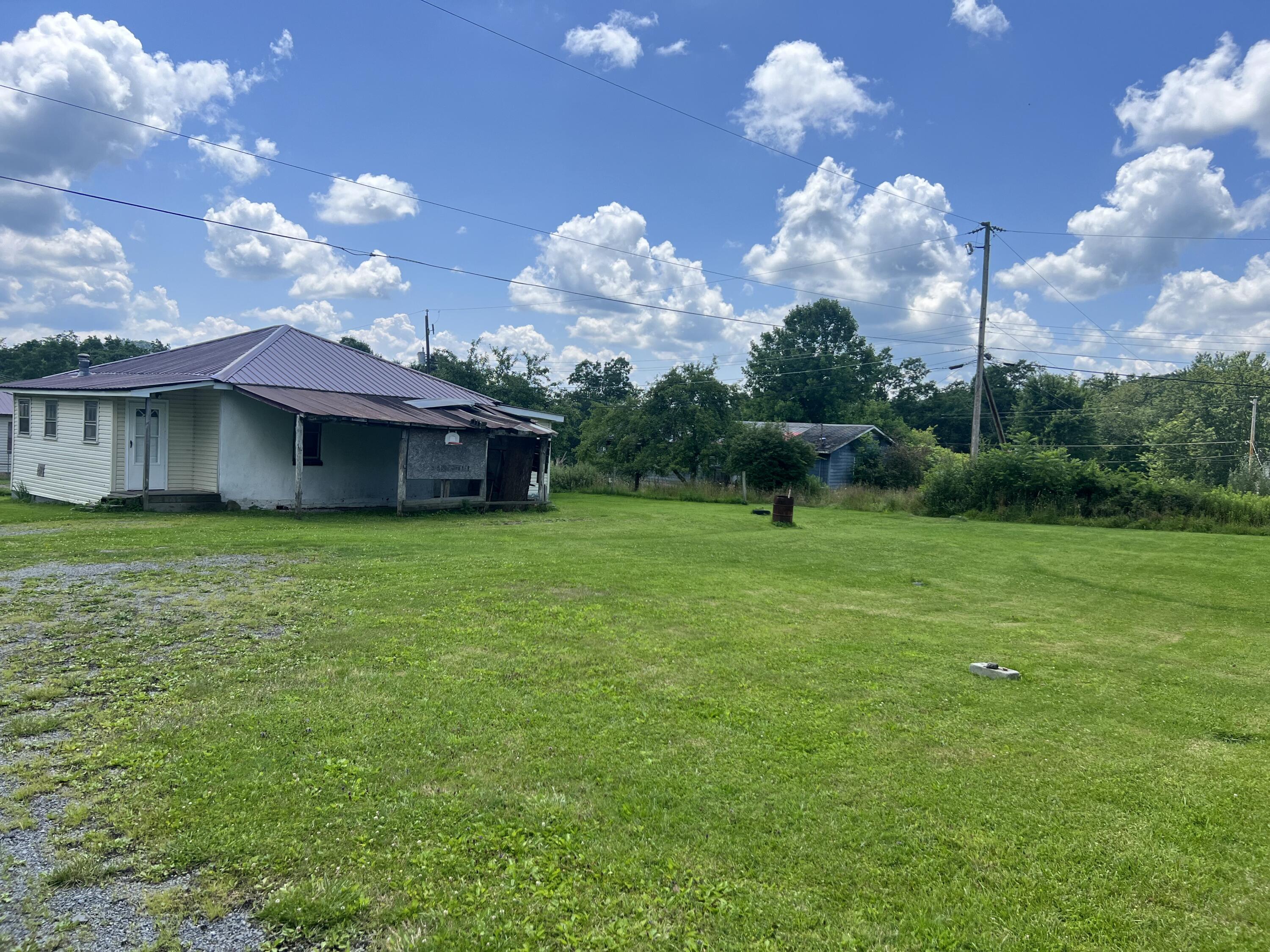 136 Bellburn Second St